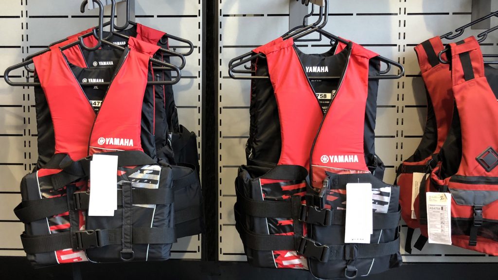 Yamaha jet ski deals life jackets