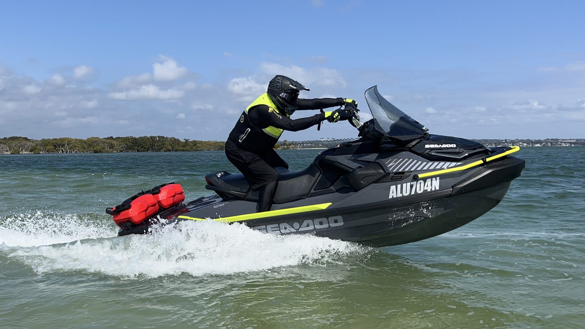 2025 Sea-Doo GTX Limited gets 325hp, 10.25-inch touchscreen, awesome ...